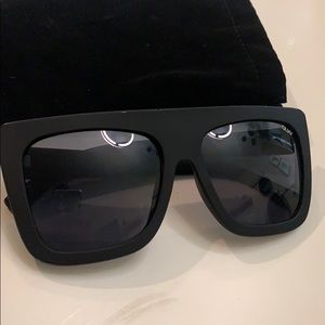 Used Quay Australia Matte black cafe racer sunnies